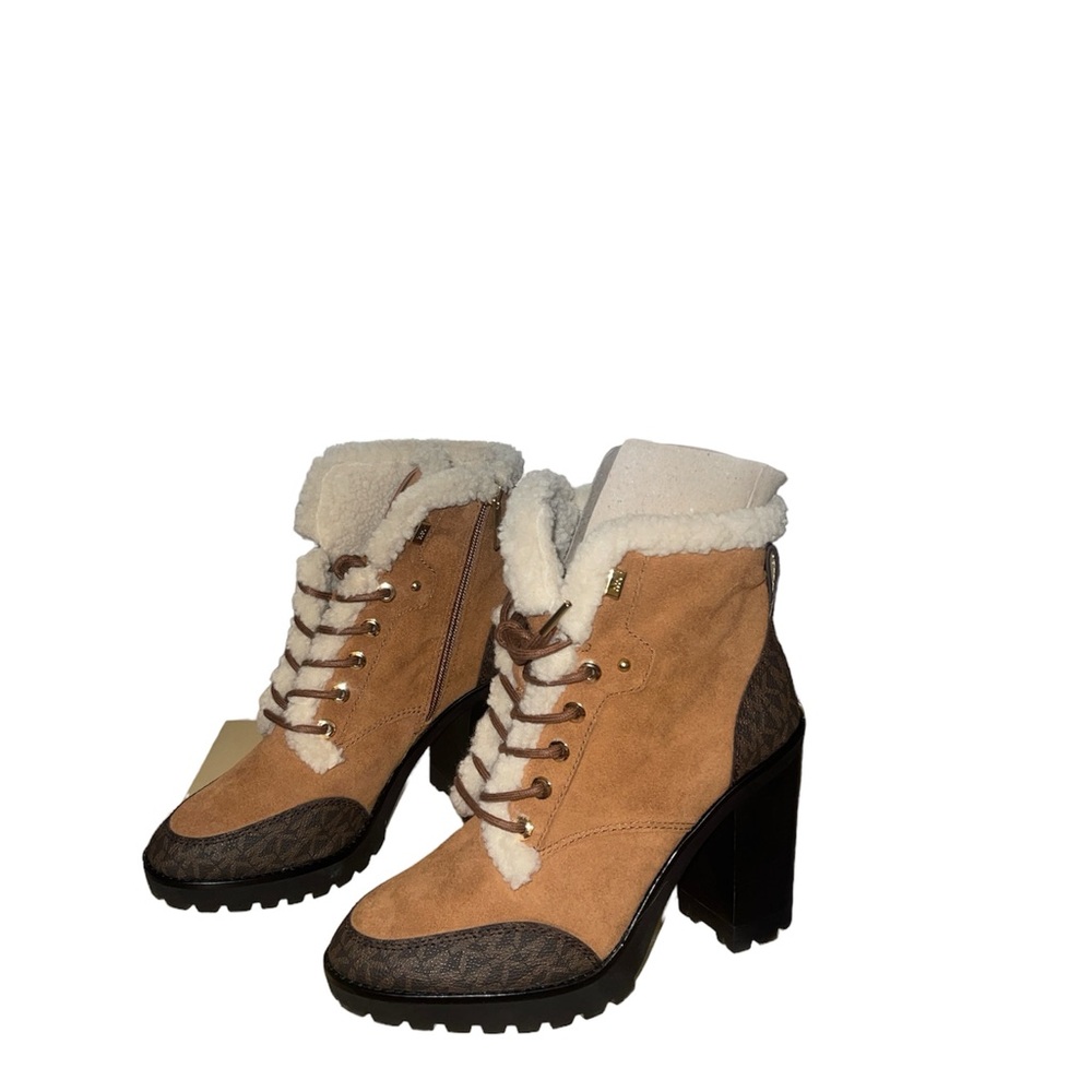 Micheal Kors Boots